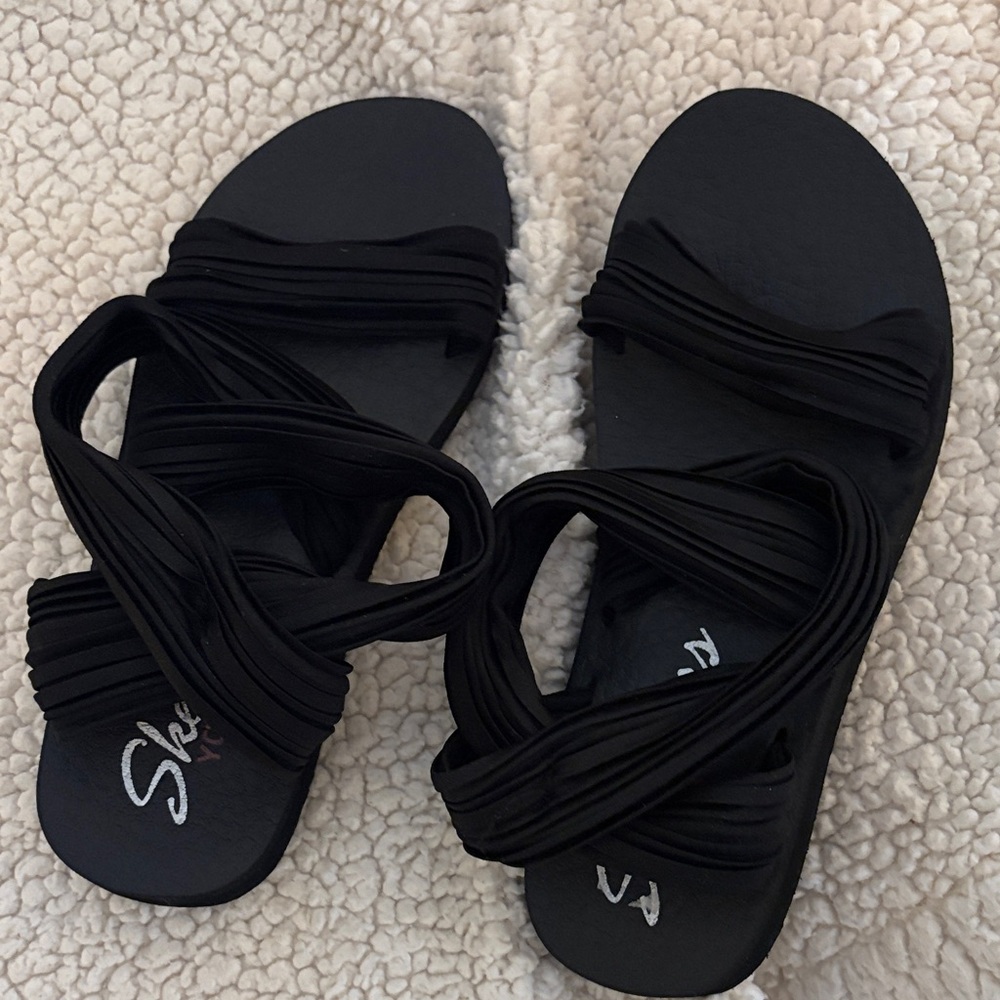 Stylish Sketchers Yoga Foam Sandals